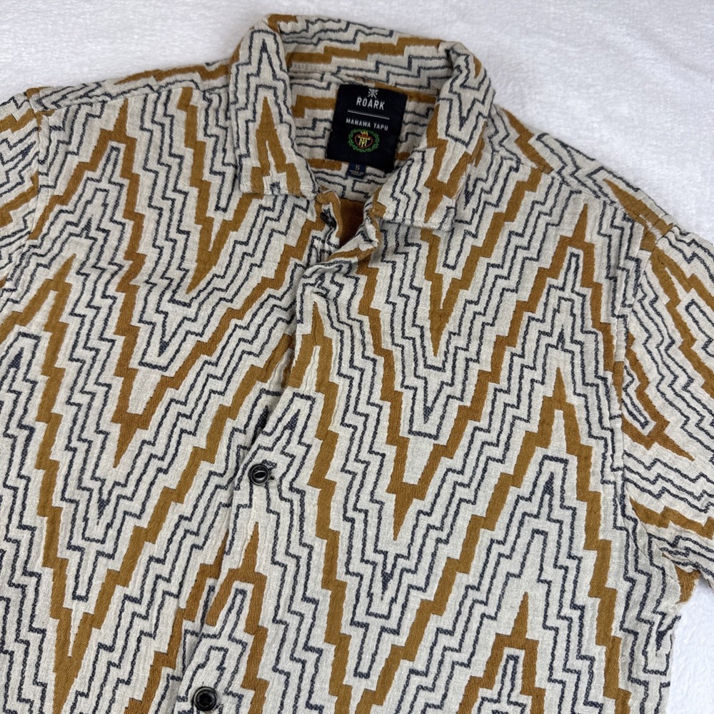 Roark Manawa Tapu Camp Shirt Mens Small Beige Geometric Short Sleeve Button Up